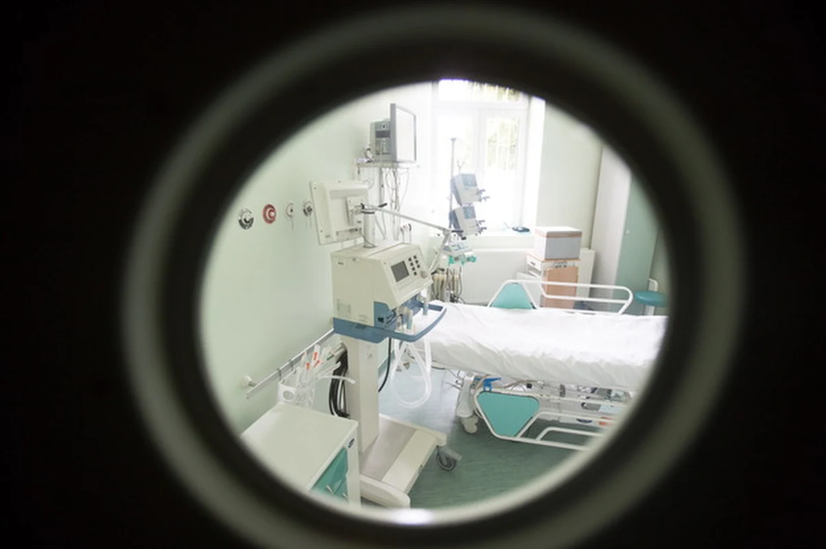 Do szpitala w Ostendzie trafił 13-letni chłopiec z podejrzeniem zarażania śmiertelnym wirusem Ebola - poinformowała w poniedziałek późnym wieczorem belgijska agencja prasowa Belga.