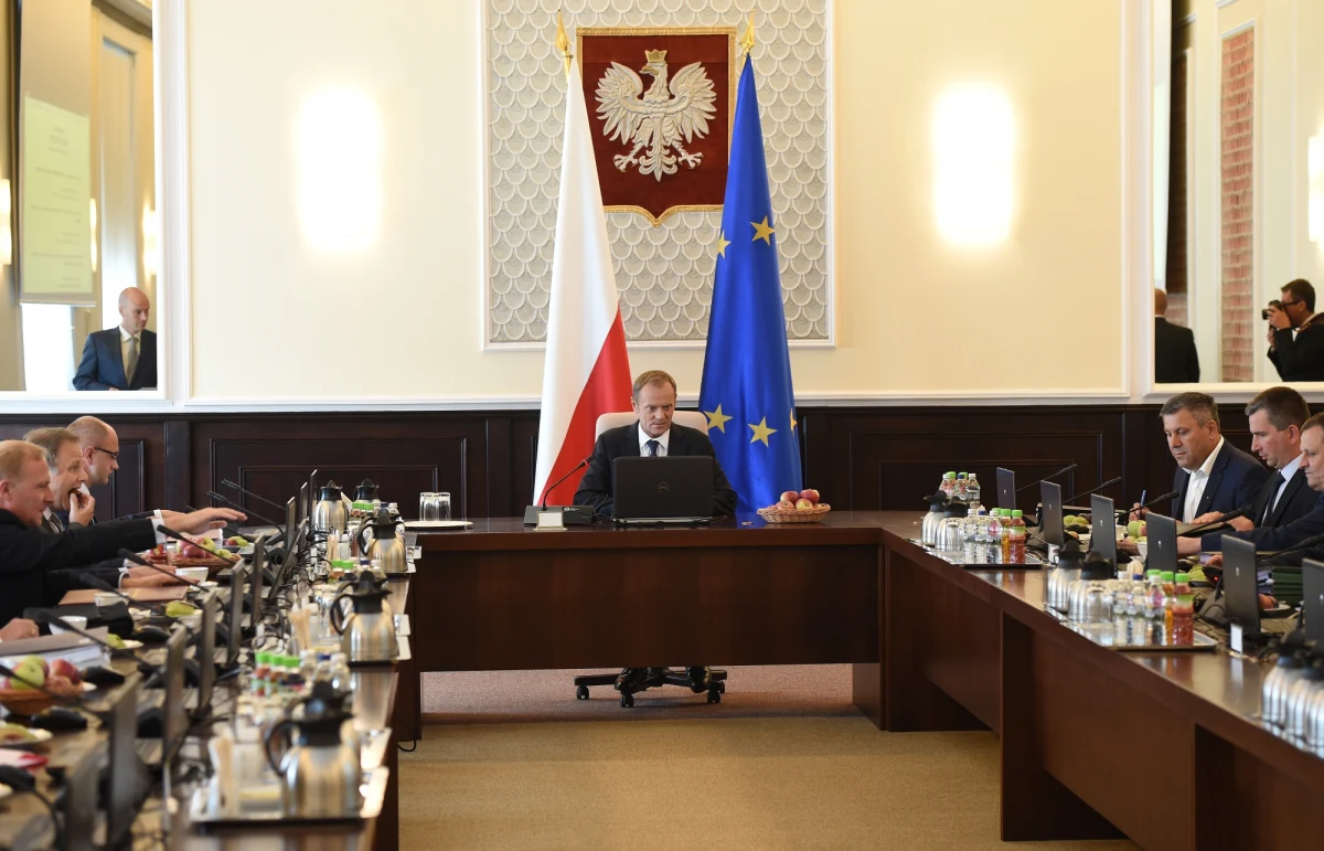 Podniesienie progu dochodów, od którego województwa będą płacić janosikowe, zakłada projekt przyjęty dziś przez rząd. Progi wzrosną ze 110 do 125 procent średnich dochodów podatkowych, wyliczonych dla wszystkich województw. Władze Mazowsza odpowiadają, że decyzja Rady Ministrów nie rozwiązuje żadnego problemu. Nie wypełnia też wyroku Trybunału Konstytucyjnego.