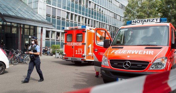 13-latek, który w poniedziałek trafił do szpitala w Belgii z podejrzeniem zarażenia wirusem Ebola, jest chory na malarię. Jeszcze dziś zostanie wypuszczony z izolatki. Niemieccy lekarze wykluczyli też zarażenie Ebolą u kobiety, którą przewieziono wczoraj do kliniki Charite w Berlinie. Badania krwi wypadły negatywnie - poinformował wieczorem szpital.  