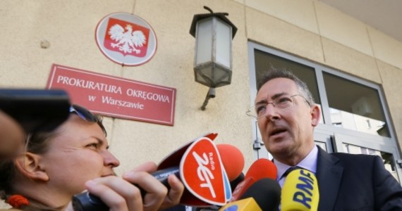„Jestem osobą najbardziej zainteresowaną tym, żeby doszło do szybkiego wyjaśnienia sprawy” - powiedział Bartłomiej Sienkiewicz po przesłuchaniu w warszawskiej prokuraturze.  Szef MSW zeznawał jako świadek w śledztwie dotyczącym domniemanego "naruszenia niezależności NBP" w związku z nielegalnie nagraną jego rozmową z szefem NBP Markiem Belką. 