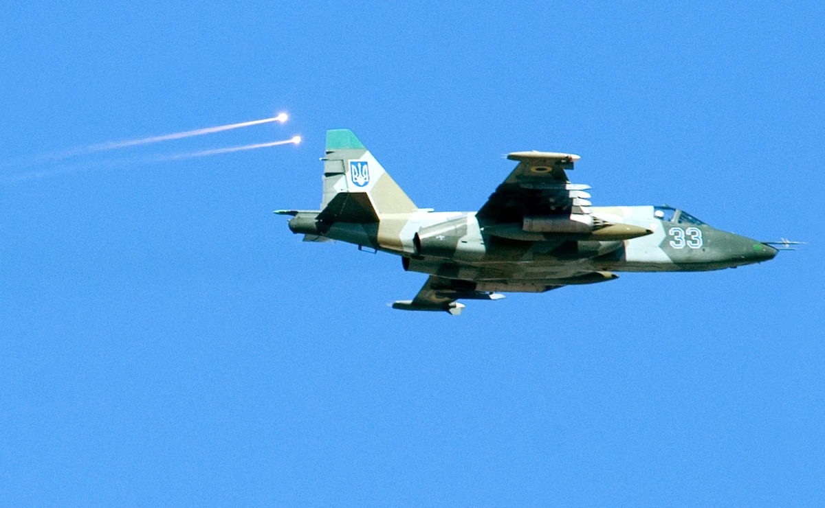 Prorosyjscy separatyści na wschodzie Ukrainy zestrzelili ukraiński jednomiejscowy samolot szturmowy Su-25. Poinformował o tym rzecznik ukraińskich sił zbrojnych. Los pilota nie jest na razie znany.