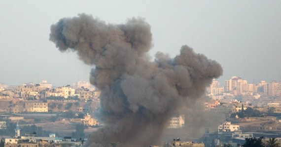 Trzech dowódców zbrojnego skrzydła radykalnej palestyńskiej organizacji Hamas, Brygad Ezedina as-Kasama, zginęło w nad ranem w ostrzale izraelskim na południu Strefy Gazy. Według oświadczenia Hamasu do nalotu doszło w pobliżu miasta Rafah. Trzej zabici zaliczali się do wyższego dowództwa wojskowego tej organizacji. 