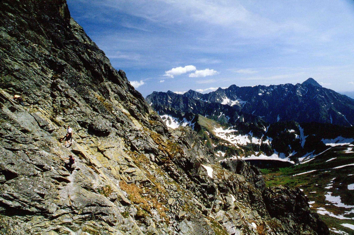 Ojciec, który w lipcu zabrał na Orlą Perć w Tatrach swojego 5-letniego syna, nie poniesie kary. Zakopiańska prokuratura odmówiła wszczęcia dochodzenia w tej sprawie. 