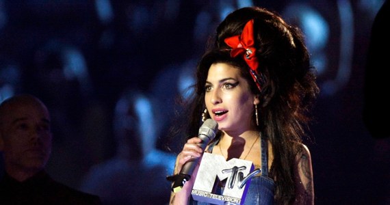 W Londynie stanie pomnik Amy Winehouse. Słynna piosenkarka zmarła trzy lata temu z powodu zatrucia alkoholem.