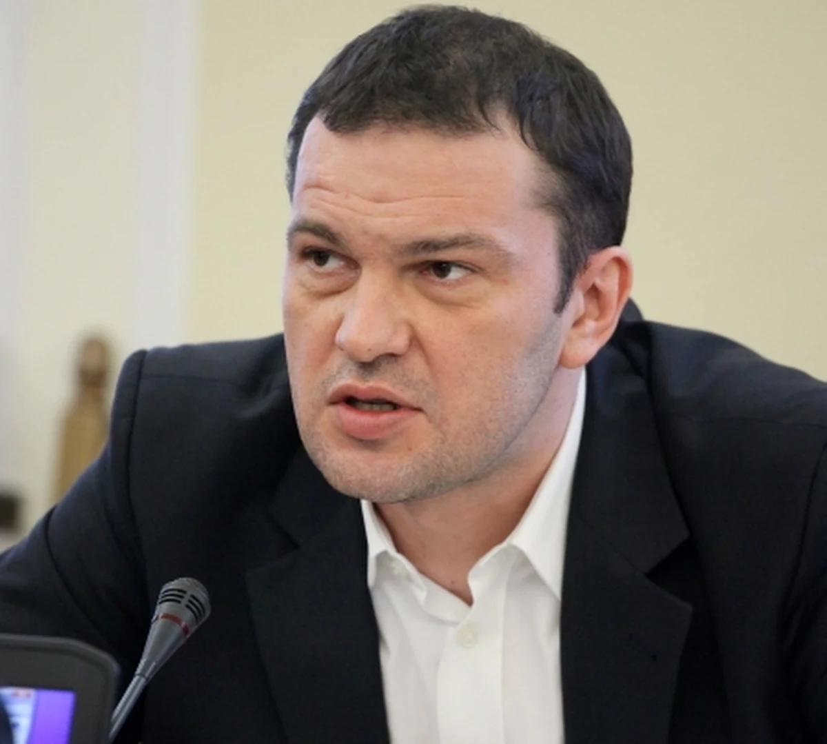 Były wiceminister zdrowia i poseł Platformy Obywatelskiej Jakub Szulc zrezygnował z mandatu poselskiego. Nie zamierza jednak rozstawać się ani z partią, ani z polityką. 