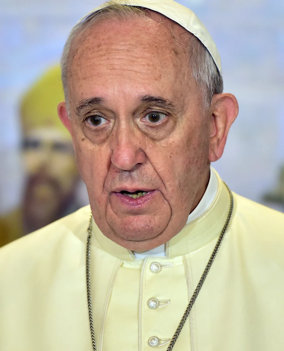 Papież Franciszek rozmawiał przez telefon z rodzicami brutalnie zamordowanego przez dżihadystów z Państwa Islamskiego amerykańskiego dziennikarza Jamesa Foleya, porwanego w Syrii - podała włoska agencja Ansa. Państwo Foley byli „wzruszeni i wdzięczni” – podkreślają źródła watykańskie. 