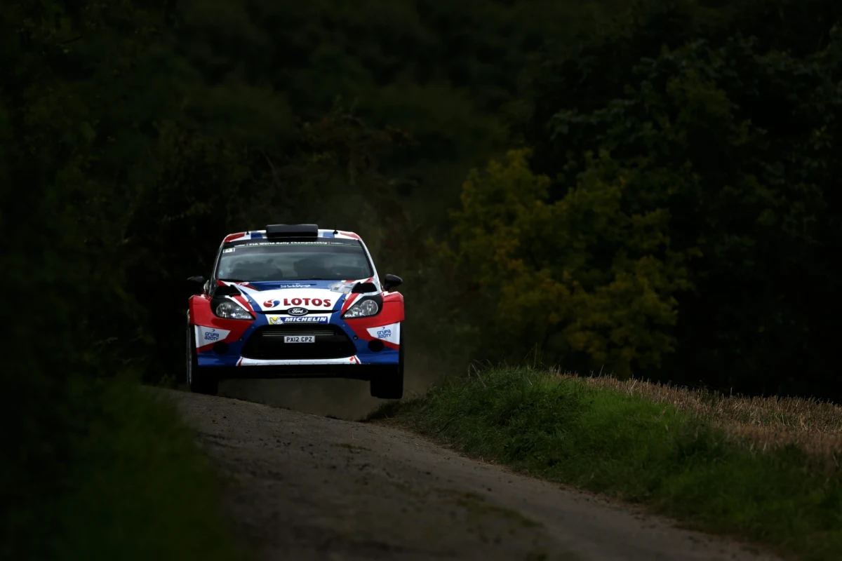 Robert Kubica (Ford Fiesta WRC) był najszybszy na siódmym odcinku specjalnym Rajdu Niemiec. Tym samym po raz trzeci w karierze triumfował na etapie w serii wyścigów WRC. Mimo uszkodzenia koła na 10. odcinku, Polak awansował w klasyfikacji generalnej na 12. pozycję.