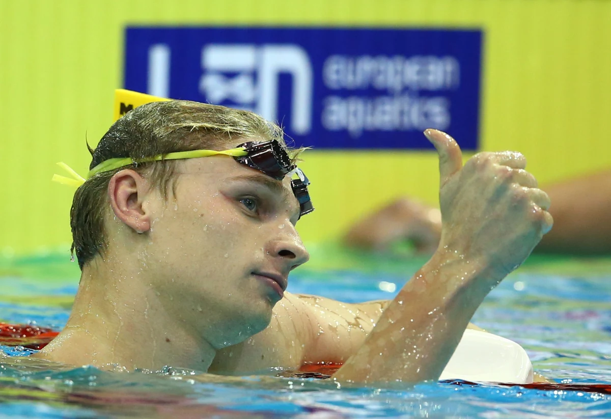 Dwa złote medale zdobyli polscy pływacy na mistrzostwach Europy w Berlinie. Najpierw na dystansie 100 metrów stylem motylkowym najlepszy był Konrad Czerniak. Kilkanaście minut później jego wyczyn na 200 metrów stylem grzbietowym powtórzył Radosław Kawęcki. W sumie biało-czerwoni wywalczyli już trzy krążki. W czwartek trzeci na 200 metrów motylkiem był Paweł Korzeniowski.