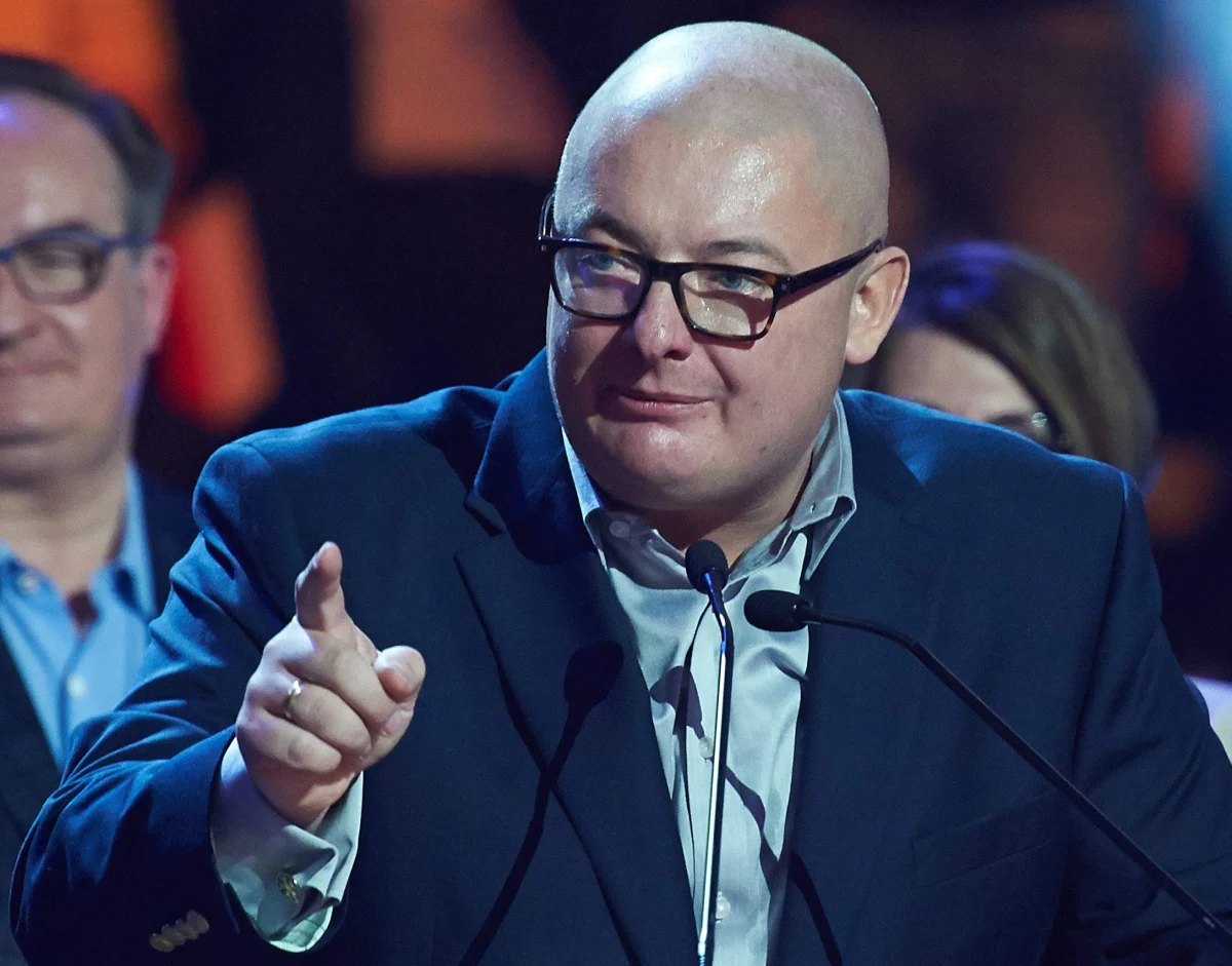 Nie wiem, czy to rezultat wakacyjnych wyjazdów wielu polityków, czy też efekt świadomej działalności Donalda Tuska i posłusznych mu dziennikarzy, ale od kilkunastu dni mamy w mediach głównego nurtu nieustający festiwal Michała Kamińskiego. Dzień w dzień występuje w sprzyjających Platformie Obywatelskiej stacjach telewizyjnych i w rozgłośniach radiowych, a w nielicznych wolnych chwilach udziela wywiadów gazetom o podobnej orientacji.