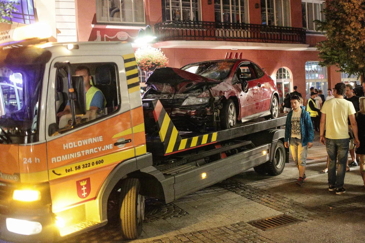 Mężczyzna, który w nocy 19 lipca wjechał hondą w spacerowiczów na sopockim deptaku, raniąc 23 osoby, nie był pod wpływem leków - wynika z ustaleń biegłych. Wcześniej psychiatrzy orzekli, że mężczyzna jest chory psychicznie i w chwili wypadku był niepoczytalny.