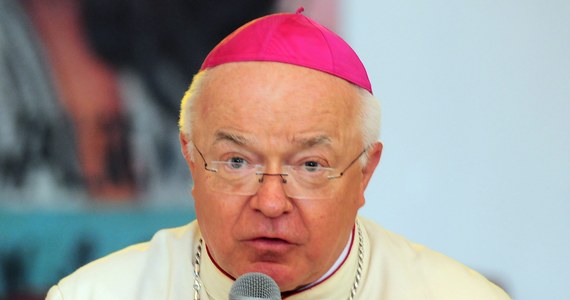 Oskarżony o pedofilię były nuncjusz na Dominikanie arcybiskup Józef Wesołowski odwołał się od wyroku sądu kanonicznego w Kongregacji Nauki Wiary, który ukarał go 
wydaleniem go ze stanu kapłańskiego - ogłosił rzecznik Watykanu. Przekazał również, że sprawę arcybiskupa śledzi papież Franciszek.