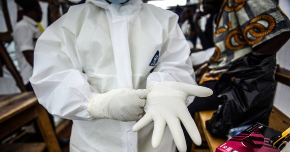 Ministerstwo zdrowia Nigerii poinformowało, że w kraju "jak na razie powstrzymano" rozprzestrzenianie się wirusa Ebola. Leczony jest już tylko jeden chory. WHO wycofała we wtorek personel z laboratorium w Sierra Leone.