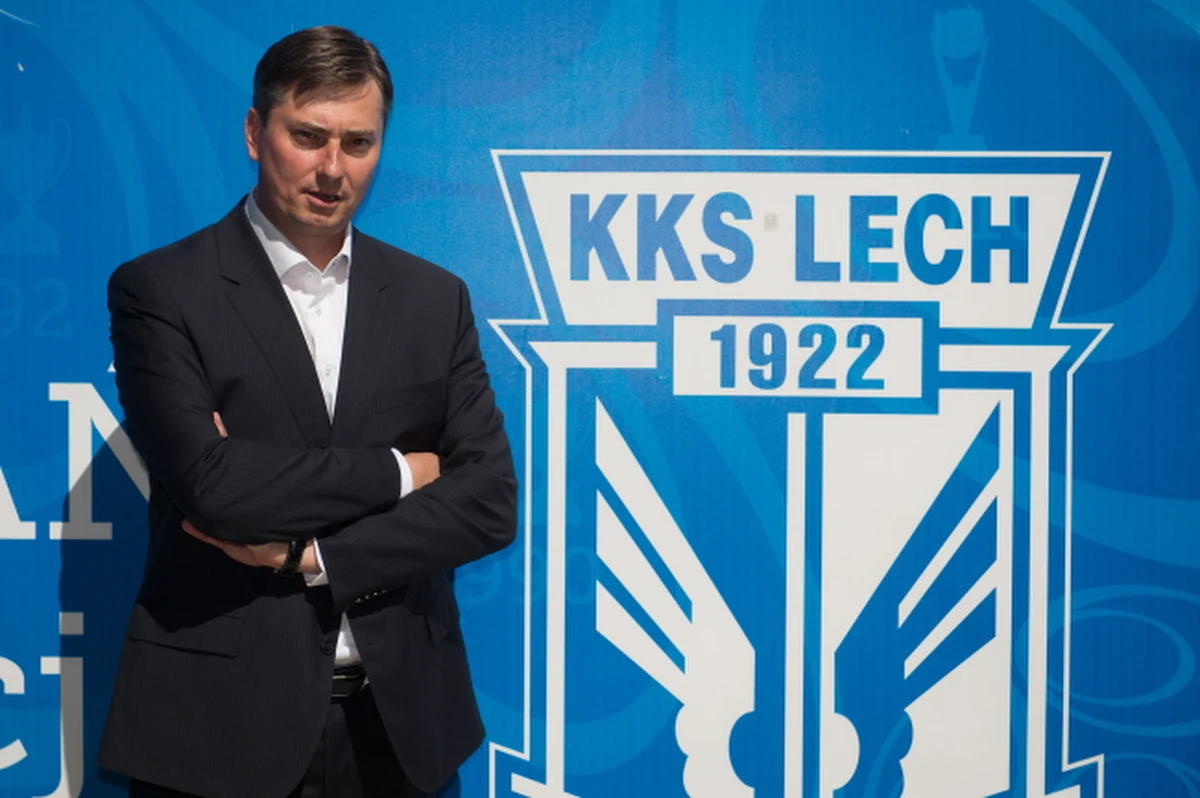Maciej Skorża będzie nowym szkoleniowcem piłkarzy Lecha Poznań. Swoje obowiązki zacznie pełnić od 1 września. W niedzielę przeciwko Cracovii drużynę poprowadzi jeszcze tymczasowy trener Krzysztof Chrobak. 