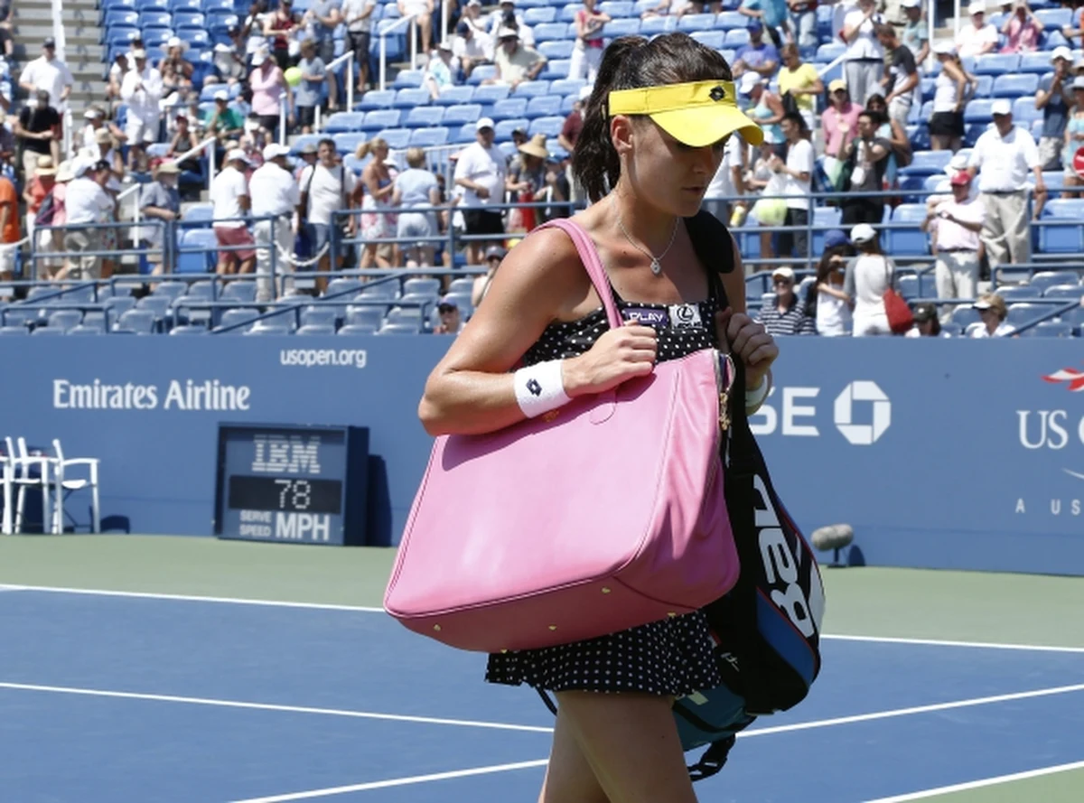 "Kompletnie nie rozumiem, jak Agnieszka Radwańska kolejny raz mogła przegrać US Open w taki sposób" - mówi po porażce najlepszej polskiej tenisistki w drugiej rundzie ostatniego w tym roku turnieju wielkoszlemowego Wojciech Fibak. Radwańska przegrała z Shuai Peng 3:6, 4:6. Zdaniem Fibaka w grze Polki powtarzają się ciągle te same błędy, przez co z roku na rok będzie jej coraz trudniej wygrać jeden z najważniejszych turniejów w sezonie.