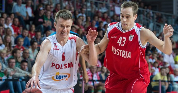 Polscy koszykarzy wywalczyli awans do przyszłorocznych mistrzostw Europy. W ostatnim meczu kwalifikacji pokonali w Lubinie Austrię po dogrywce 90:85 (15:22, 24:18, 19:16, 23:25, dogrywka 9:4) i zajęli pierwsze miejsce w tabeli grupy C.