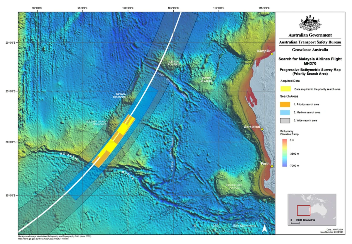 Samolot malezyjskich linii lotniczych, który 8 marca zaginął w tajemniczych okolicznościach, skierował się na południe wcześniej niż dotąd myślano. Może to stanowić nową wskazówkę w poszukiwaniach maszyny. Taką informację podały władze Australii na konferencji prasowej.