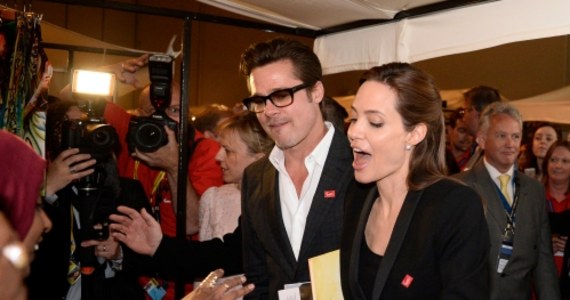 Brad Pitt i Angelina Jolie wzięli ślub - ujawnił rzecznik pary hollywoodzkiej pary. Poinformował, że utrzymywana w tajemnicy kameralna ceremonia odbyła się w Zamku Miraval - XVII-wiecznej rezydencji sławnych aktorów na południu Francji.