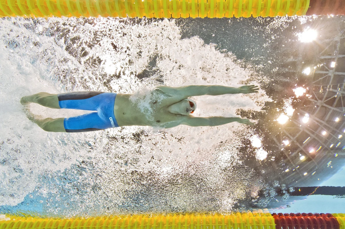 Konrad Czerniak zajął drugie i trzecie miejsce, Aleksandra Urbańczyk drugie, a Paweł Korzeniowski trzecie w czwartkowych zawodach pływackiego Pucharu Świata na krótkim basenie w Dausze. 