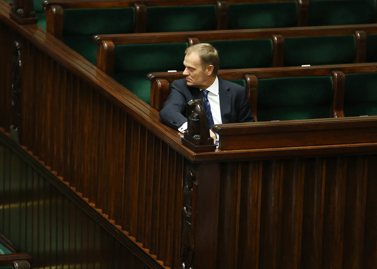 Wybór Donalda Tuska na szefa Rady Europejskiej nie oznacza, że automatycznie przestałby on być szefem rządu - podkreśla profesor Andrzej Kulig z katedry prawa konstytucyjnego Uniwersytetu Jagiellońskiego. 