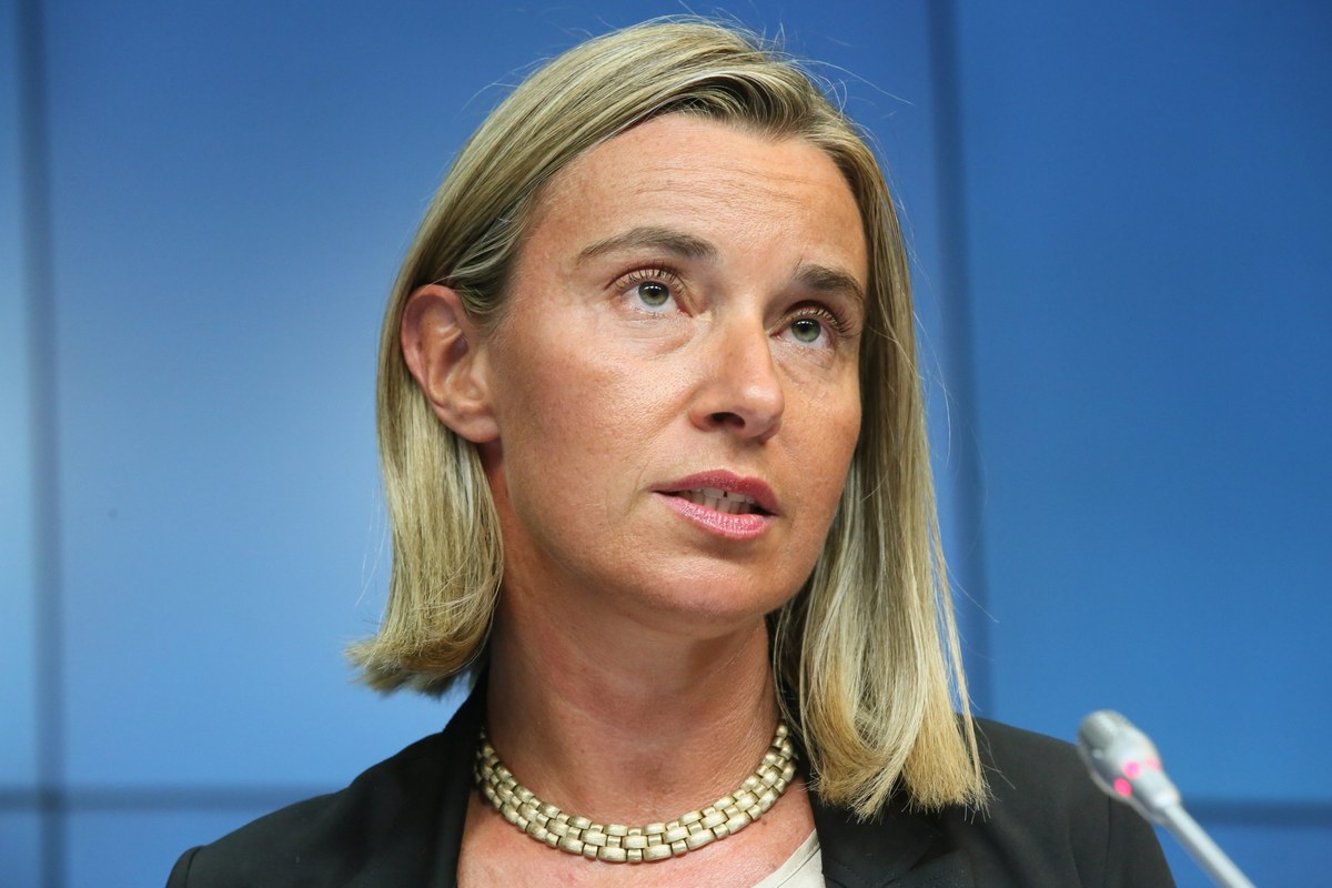 Włoska minister spraw zagranicznych Federica Mogherini została desygnowana przez unijnych przywódców na nową szefową unijnej dyplomacji. Na konferencji prasowej zapewniła, że zdaje sobie sprawę, jak trudne będą wyzwania, jakich się podejmuje.