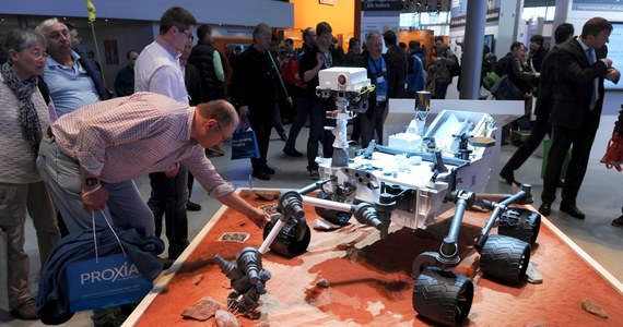 Już w najbliższy weekend w Podzamczu  w województwie świętokrzyskim odbędzie się największa impreza robotyczno-kosmiczna w tej części Europy. Na południe Polski zjadą łaziki marsjańskie z całego świata. Konstruktorzy robotów konkurować będą podczas European Rover Challenge 2014. Wydarzeniu towarzyszyć ma międzynarodowa konferencja Człowiek w kosmosie z udziałem m.in. specjalistów z NASA.