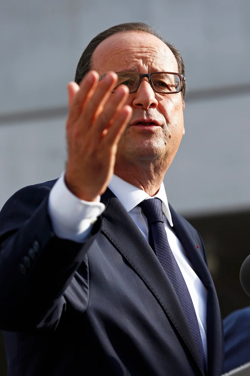 Panika wybuchła w Pałacu Elizejskim! – donoszą nadsekwańskie media. W czwartek ma się ukazać w paryskich księgarniach napisana w tajemnicy autobiograficzna książka byłej Pierwszej Damy Francji Velerie Trierweiler, w której opisuje ona pikantne szczegóły swego pożycia z prezydentem Francois Hollandem. Twierdzi, że socjalistyczny szef państwa stal się wyrachowany i cyniczny. 