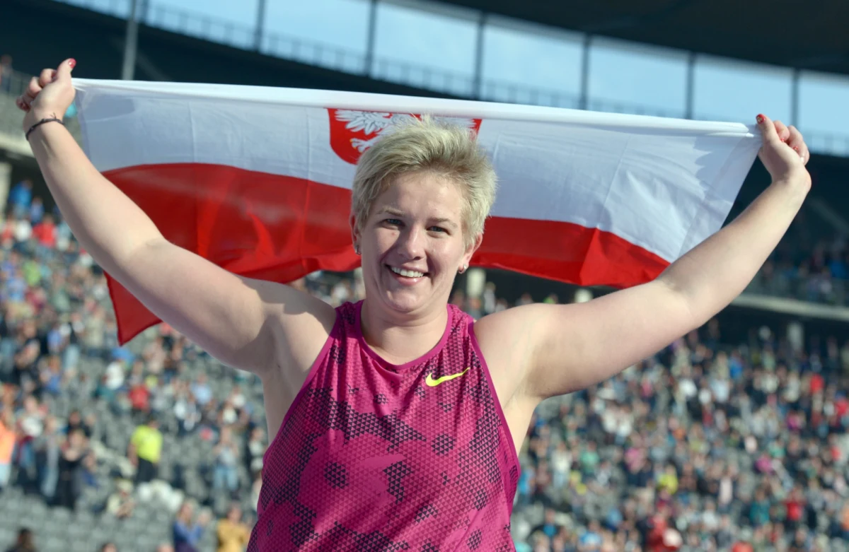 Anita Włodarczyk wygrała plebiscyt RMF FM i Interia.pl na Sportowca Sierpnia. Nasza młociarka zdeklasowała konkurencję zdobywając ponad 49 procent Waszych głosów. Na podium w tym miesiącu znaleźli się też Rafał Majka, na którego głosowało 26 procent naszych Internautów oraz Joanna Jóźwik. 