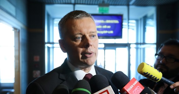 "Powstanie tzw. szpicy, czyli sił szybkiego reagowania NATO, jest już przesądzone. Wszyscy w Sojuszu są za ich powołaniem, natomiast szczegóły funkcjonowania będą przedmiotem rozmów na szczycie w Newport" – mówi szef MON Tomasz Siemoniak. Siły szybkiego reagowania miałyby być gotowe do przerzucenia do Polski w razie zagrożenia. 