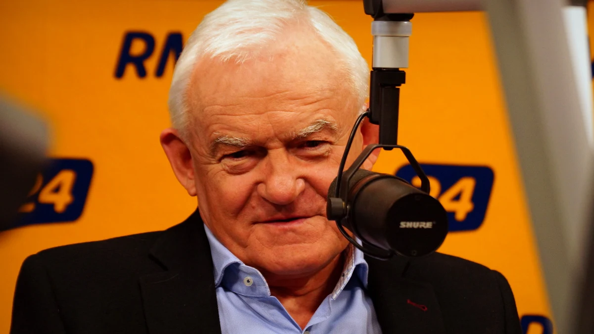 „Staram się nie być zazdrosny i zawistny, ale zawsze gdzieś na dnie duszy małe ukłucie, zazdrość, zawiść. Nic co ludzkie nie jest mi obce” – mówi Leszek Miller o europejskim awansie Donalda Tuska. „Premier ma szczęście. Znajduje się we właściwym momencie we właściwym miejscu i we właściwym czasie” – twierdzi szef SLD.