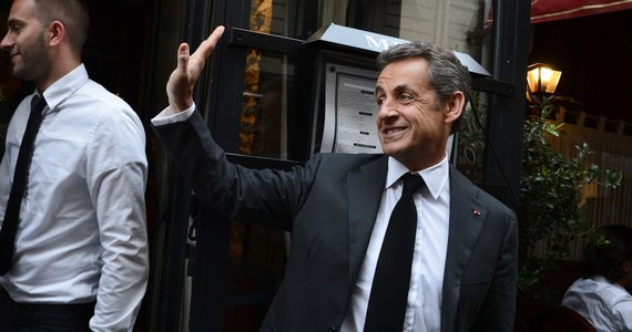 Nicolas Sarkozy może być zamieszany w głośną aferę przemytu na wielką skalę narkotyków z Dominikany, nazywaną "Air Kokaina" - ujawniają nadsekwańskie media, powołując się na sędziów śledczych. Odkryli oni, że były prezydent Francji odbył trzy loty wynajmowanymi prywatnymi samolotami z pilotem, który jest jednym z głównych oskarżonych w tej sprawie.