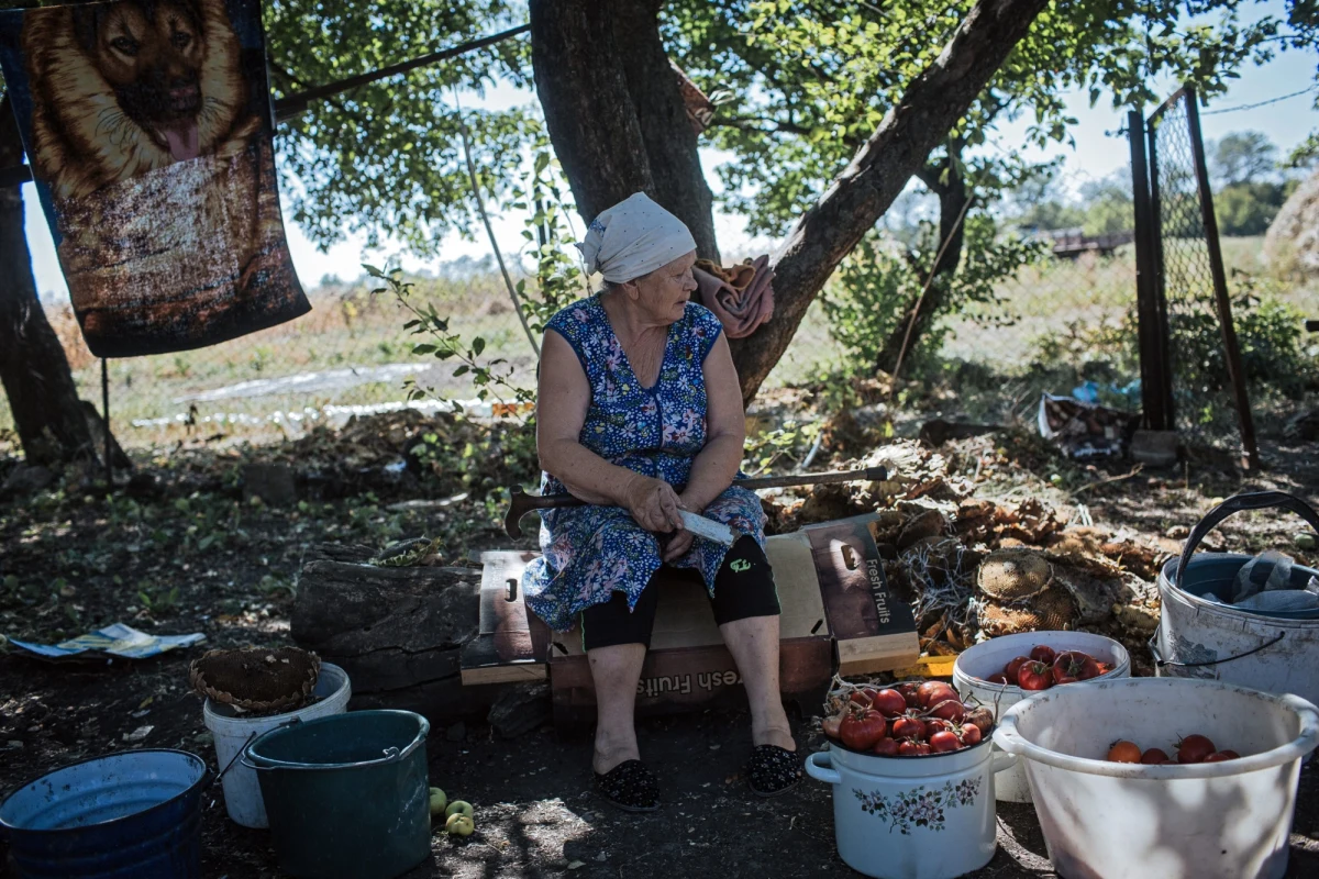 Organizacja pozarządowa Human Rights Watch (HRW) skrytykowała w oficjalnym komunikacie prorosyjskich separatystów na Ukrainie za wcielanie ludzi za niewielkie wykroczenia do "brygad karnych". Zmuszani są oni do pracy w pobliżu linii frontu.