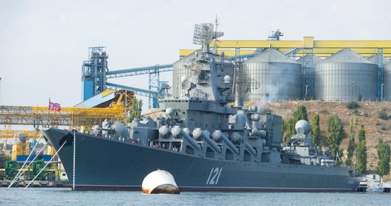 ​Krążownik rakietowy "Moskwa", flagowy okręt rosyjskiej Floty Czarnomorskiej, przepłynął przez cieśninę Bosfor na Morze Śródziemne. Informację przekazano ze Stambułu, obok którego przepłynął okręt.