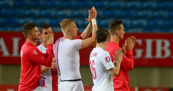 Polscy piłkarze pokonali Gibraltar 7:0 w swoim pierwszym meczu eliminacji do Euro 2016. Cztery bramki zdobył Robert Lewandowski, dwie Kamil Grosicki, a jedną Łukasz Szukała.