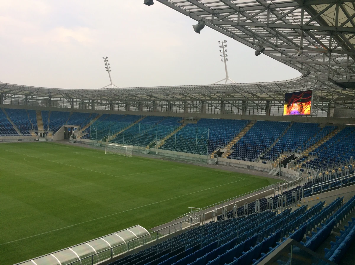Arena Lublin należy już do miasta. Piłkarski stadion został dziś oficjalnie przekazany przez głównego wykonawcę. Odbiory techniczne trwały do ostatniej chwili, ale - jak donosi nasz reporter Krzysztof Kot - obiekt robi wrażenie.