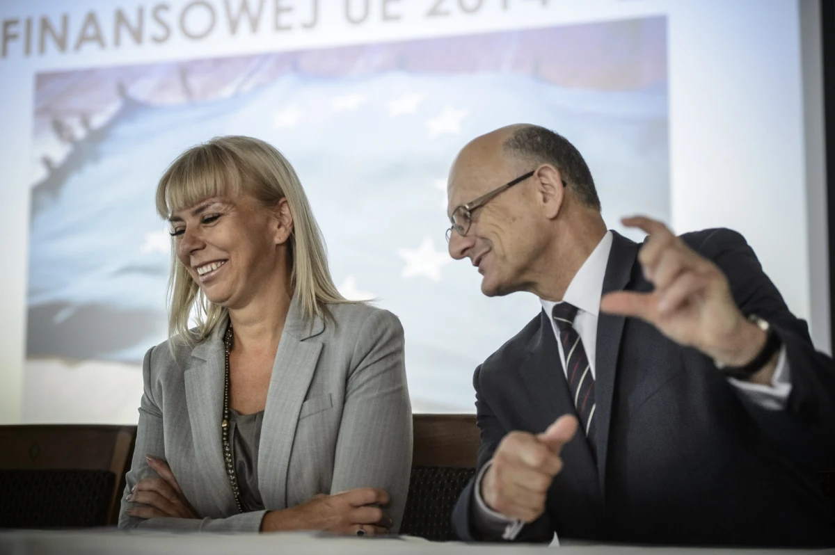 Elżbieta Bieńkowska, wicepremier oraz minister infrastruktury i rozwoju, będzie komisarzem UE ds. rynku wewnętrznego i usług, przemysłu, przedsiębiorczości oraz małych i średnich przedsiębiorstw. Mówi o sobie: urzędnik z powołania, który bardzo poważnie zajmuje się sprawami państwowymi. Przyznana Polce teka jest jedną z nowości w strukturze KE. Jak napisała w komunikacie KE, będzie to "maszynownia realnej gospodarki".