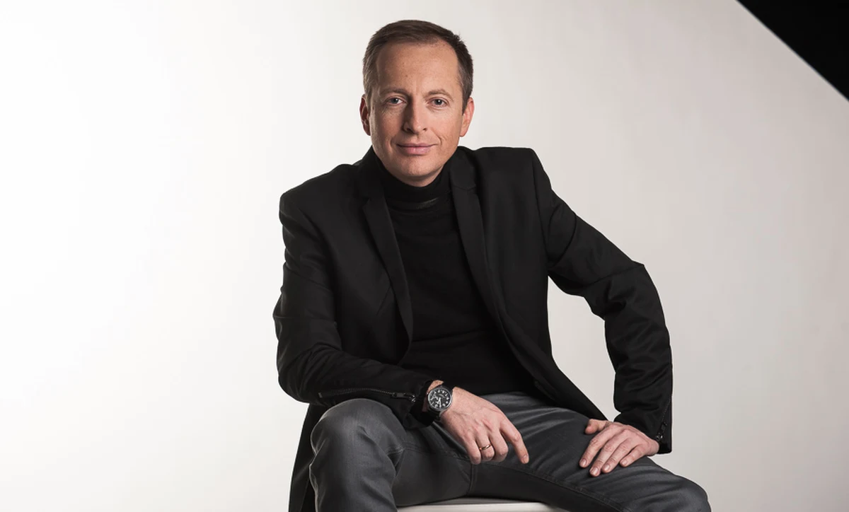 W świecie polityki zapanował rzadki dlań stan niewiedzy i niepewności. Mało kto (z wyjątkiem partyjnych propagandzistów, ale i oni wydają się być nieco zagubieni) jest w stanie przewidzieć, jak wyjazd Tuska wpłynie na polską rzeczywistość. Pomoże PO? Czy ją zabije? Złamie duopol PiS-Platforma? Czy go utwardzi? Pozwoli Jarosławowi Kaczyńskiemu na rozwinięcie skrzydeł? Czy je podetnie?