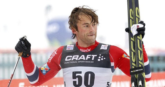 Gwiazda norweskich biegów narciarskich Petter Northug rozbił w maju samochód prowadząc pod wpływem alkoholu. Policja utajniła wynik badania krwi czekając na proces, lecz sportowiec przyznał, że miał 1,65 promila. Jeśli będzie startował, to w obroży na nodze.