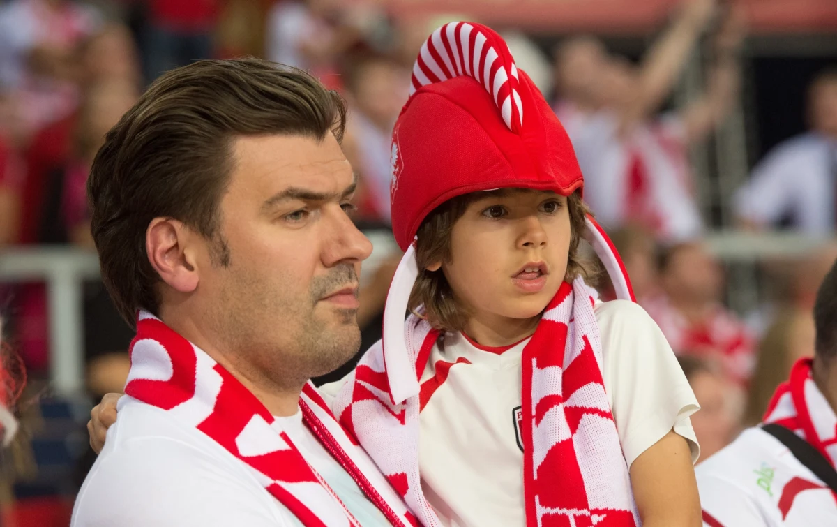 Polscy siatkarze przegrali pierwszy mecz w mistrzostwach świata. W łódzkiej Atlas Arenie ulegli triumfatorom tegorocznej Ligi Światowej - Amerykanom 1:3 (27:29, 22:25, 27:25, 23:25) w pierwszym spotkaniu 2. fazy turnieju. W czwartek zagrają z Włochami.