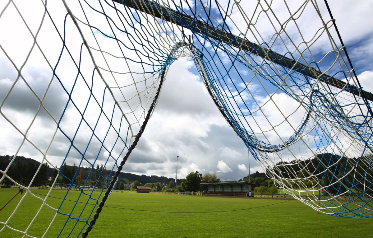 W 60-80 krajach będących członkami Międzynarodowej Federacji Piłki Nożnej od trzech lat co roku notowane są przypadki ustawiania meczów. Takie wyniki przynosi wspólny raport FIFA i Interpolu, opublikowany w  Soccerex w Manchesterze.