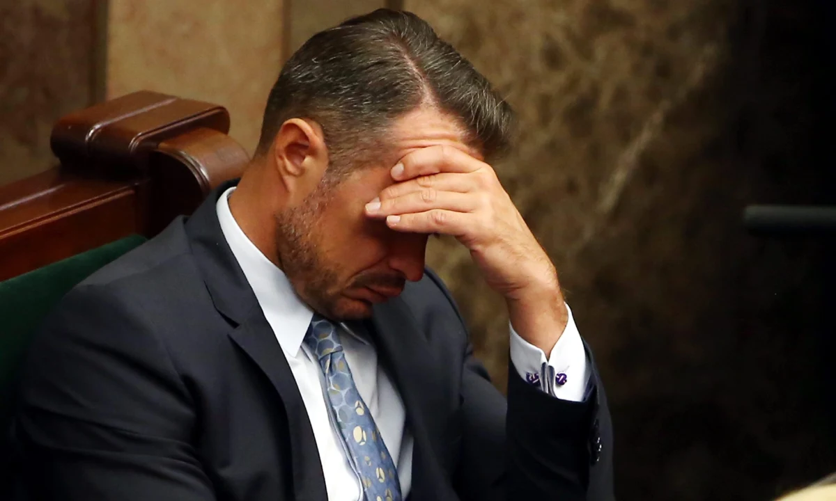 Piątkowy „Fakt” przynosi zaskakującą informację z Wiejskiej. Według tabloidu, wiele wskazuje na to, że Sławomir Nowak, który jakiś czas temu ogłosił już koniec swojej kariery politycznej, może wejść do rządu Ewy Kopacz. 