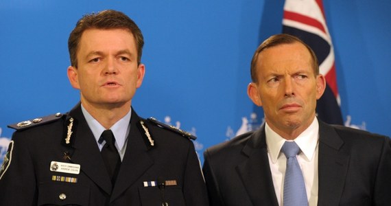Rząd Australii po raz pierwszy od 2003 roku podwyższył stopień zagrożenia terrorystycznego z umiarkowanego na wysoki. Powodem są obawy przed zamachami w kraju ze strony zwolenników dżihadystycznej organizacji Państwo Islamskie.  