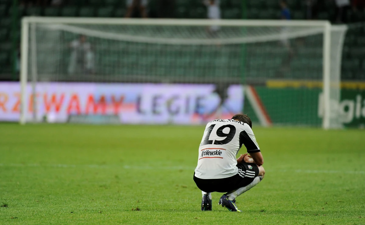 Piłkarz Legii Warszawa Bartosz Bereszyński ma poważną kontuzję. Obrońca mistrzów Polski ma złamaną kość śródstopia. Na razie nie wiadomo, jak długo potrwa jego przerwa w grze.