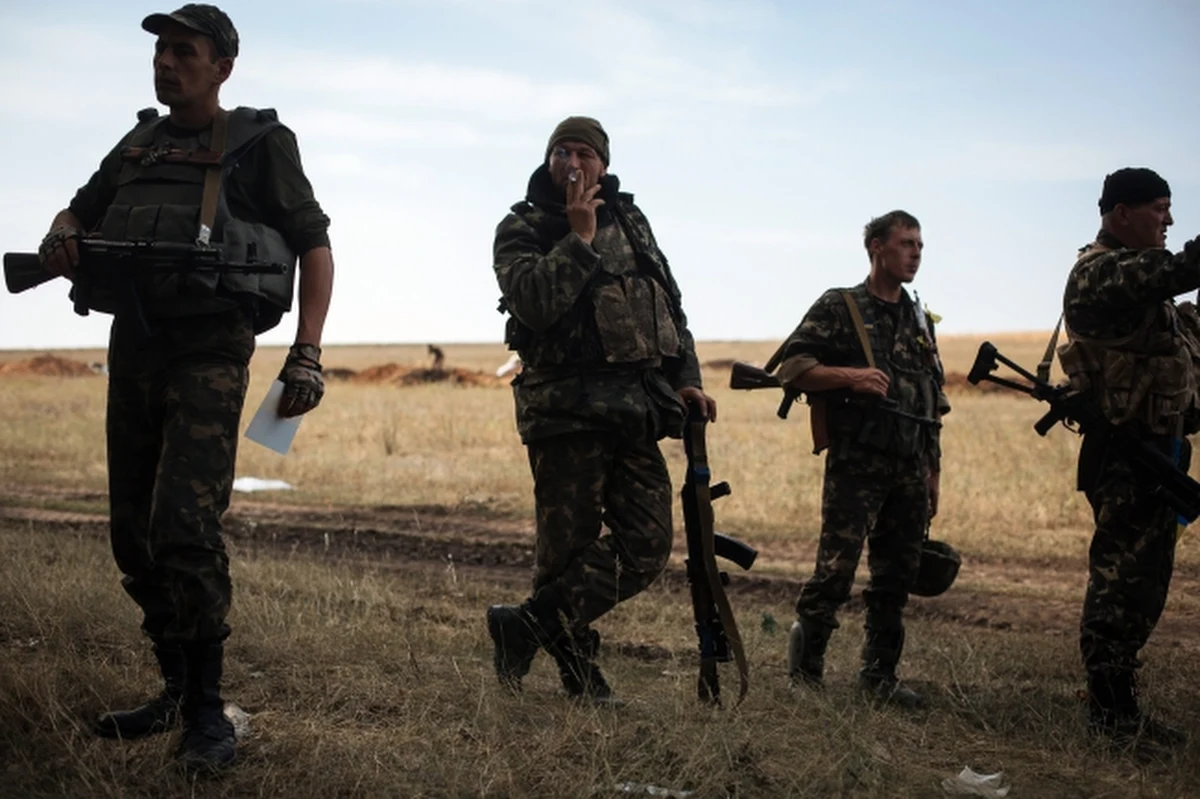 Pierwszych 35 pojazdów kolejnego rosyjskiego konwoju humanitarnego przekroczyło granicę z Ukrainą - podały rosyjskie służby celne w piątek wieczorem. 