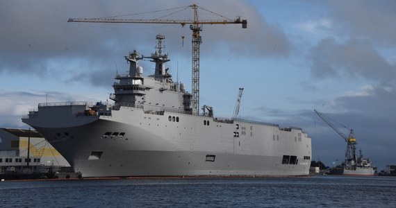 Okręt typu Mistral o nazwie "Władywostok" zamówiony przez Rosję we Francji wyszedł dziś w morze z portu Saint-Nazaire z rosyjską załogą na pokładzie. Jego dostawa została zawieszona z powodu sytuacji na Ukrainie. 
