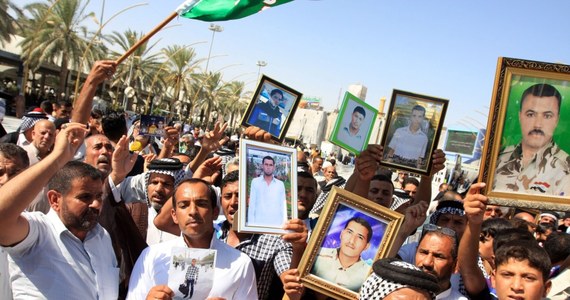 Bojownicy dżihadystycznej, sunnickiej organizacji zbrojnej Państwo Islamskie wykonali w weekend na północy Iraku egzekucję na ośmiu sunnitach za rzekome spiskowanie przeciwko tej organizacji. Informację przekazał agencji Reutera świadek zajścia.