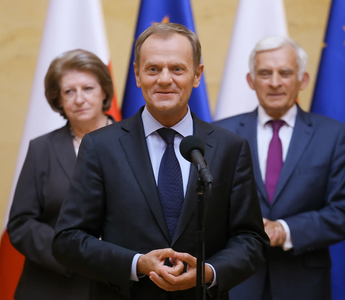 Zmniejsza się bieda i spada liczba społecznie wykluczonych – wynika z raportu Fundacji Bertelsmanna. Jednak OECD uważa, że nasze podatki dyskryminują ludzi ubogich i tych w trudnej sytuacji życiowej. O sprawie pisze poniedziałkowa "Gazeta Wyborcza". 