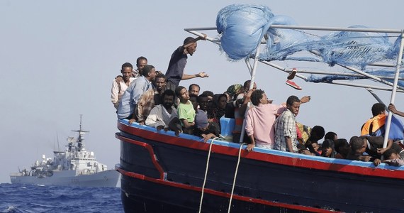 ​Łódź z ok. 250 emigrantami z Afryki, którzy chcieli przedostać się do Europy, zatonęła w niedzielę u wybrzeży Libii. Według rzecznika tamtejszej marynarki wojennej Ajuba Kassema, uratowano tylko 26 osób.