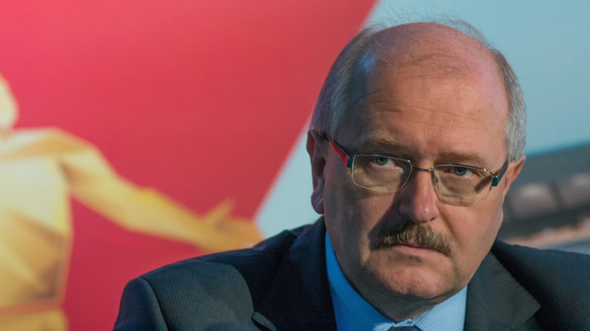 Prezydent Katowic Piotr Uszok zrezygnował z kandydowania na kolejną kadencję. O swojej decyzji poinformował na konferencji prasowej. Uszok, który od 16 lat rządzi stolicą Śląska, nie wykluczył startu w wyborach parlamentarnych.  