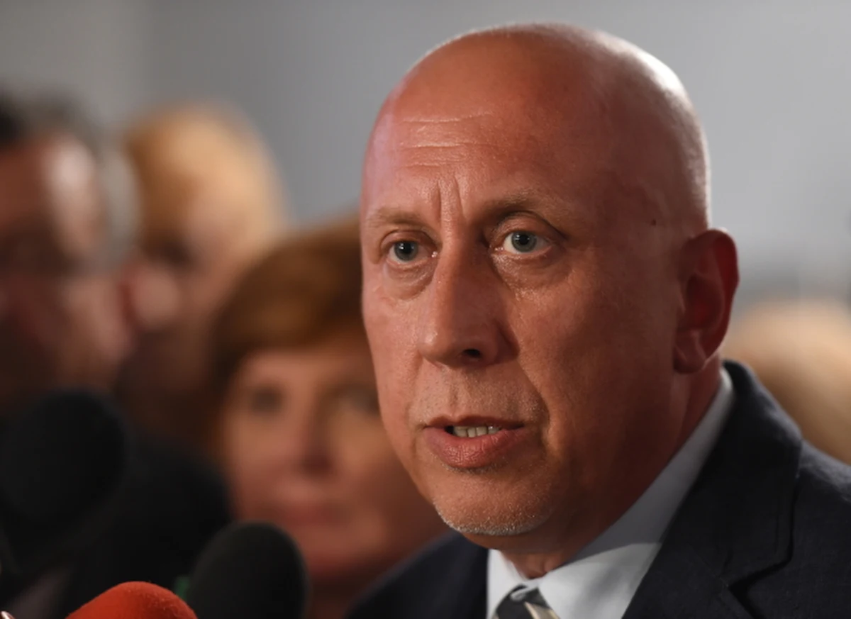 „Moja decyzja nie jest efektem chwilowego impulsu” - powiedział dziennikarzom kandydat Prawa i Sprawiedliwości na prezydenta Krakowa, Marek Lasota. „Od kilku lat mam poczucie, że tu się czas zatrzymał, że to miasto stanęło w miejscu" – podkreślał.