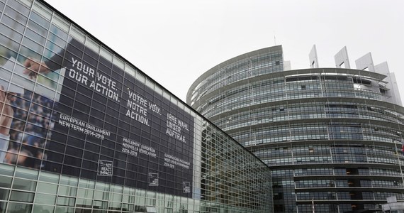 ​Parlament Europejski ratyfikował w Strasburgu umowę stowarzyszeniową UE-Ukraina. Dzięki temu układowi Kijów i Bruksela połączą się międzynarodowym traktatem, który stwarza możliwości głębokiej współpracy między nimi.
